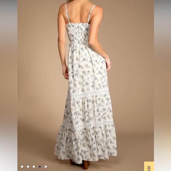 Lulu's Fond of Frolicking White Floral Print Seersucker
Maxi Dress - Picture 5 of 5